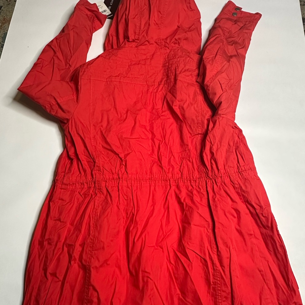 Red Jacket - Picture 5 of 9